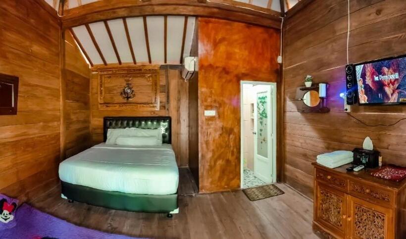 Pension Joglo House Karinduaji Madasari