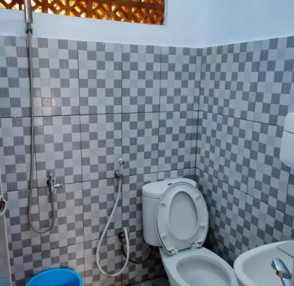 Majatalo Joglo House Karinduaji Madasari