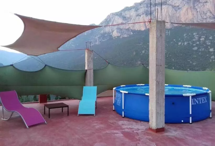 Retkeilymaja Caiat Lounge Refuge