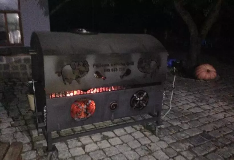 Retkeilymaja Restaurace U Kostela