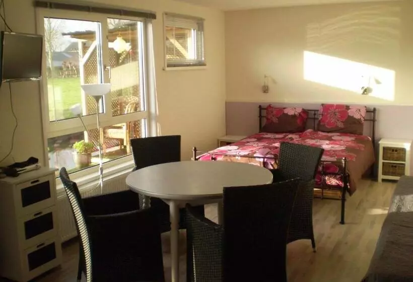 Aamiaismajoitus (B&B) Bed En Breakfast Dirosa