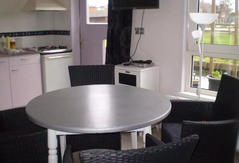 Aamiaismajoitus (B&B) Bed En Breakfast Dirosa