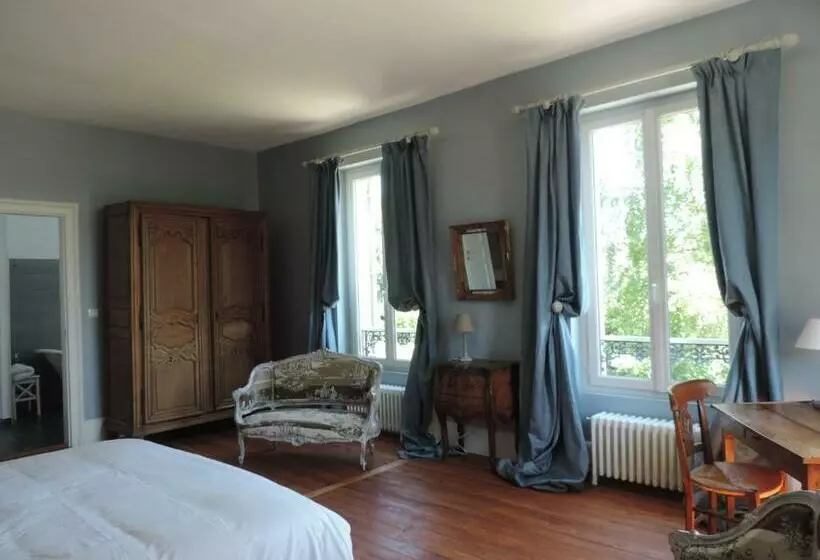 ベッドアンドブレックファースト Chambres D Hôtes De La Bucaille