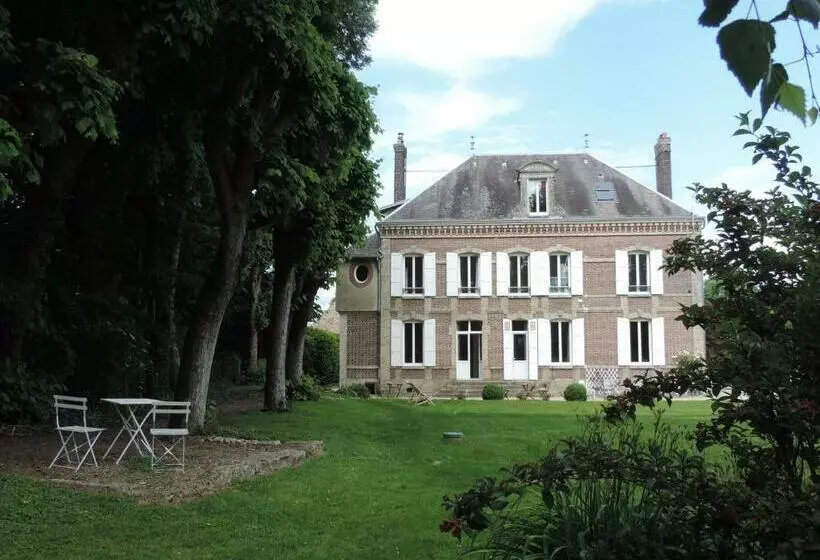 ベッドアンドブレックファースト Chambres D Hôtes De La Bucaille