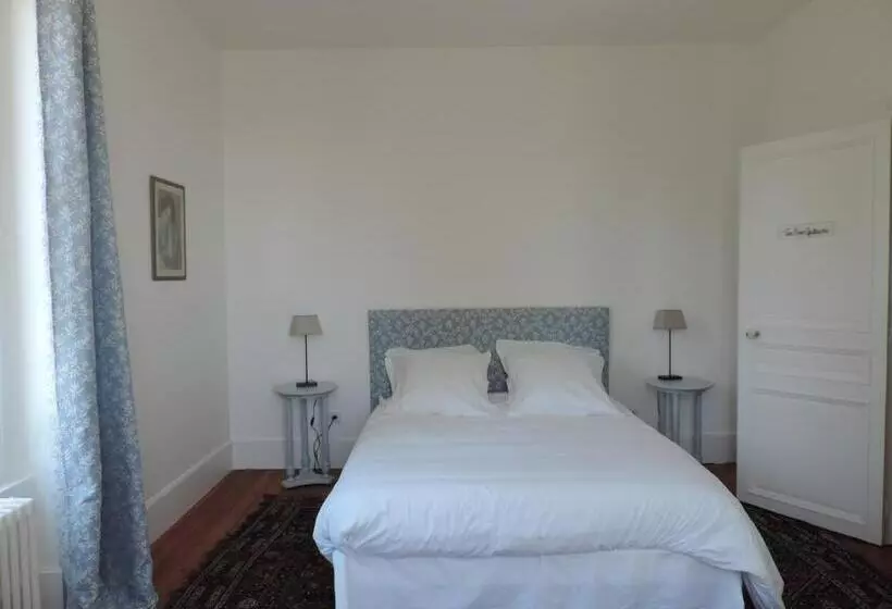 ベッドアンドブレックファースト Chambres D Hôtes De La Bucaille