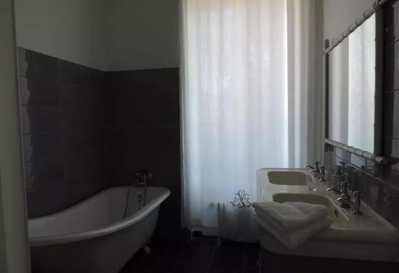 ベッドアンドブレックファースト Chambres D Hôtes De La Bucaille