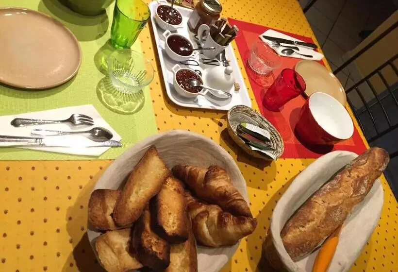 Aamiaismajoitus (B&B) Chambres Table D Hotes Carpe Diem