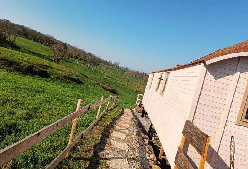 Aamiaismajoitus (B&B) Chez Christy Chemin Des Dinots