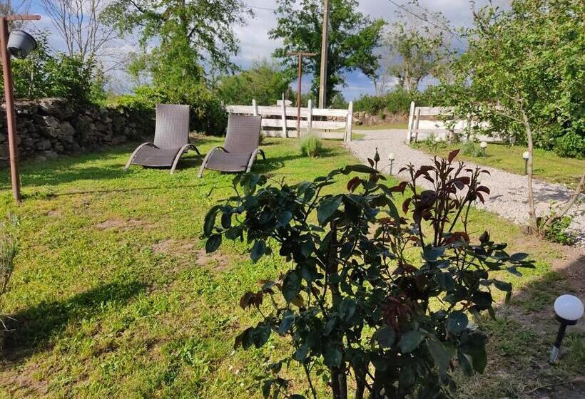 Aamiaismajoitus (B&B) Chez Christy Chemin Des Dinots