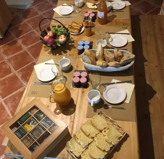 Aamiaismajoitus (B&B) Le Domaine Du Sens