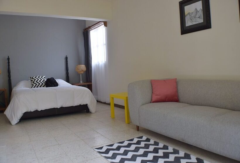 فندق Finca Del Pomar