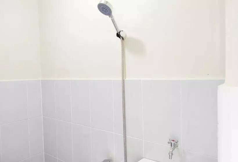 Hotelli Reddoorz Syariah At Karema Area Mamuju