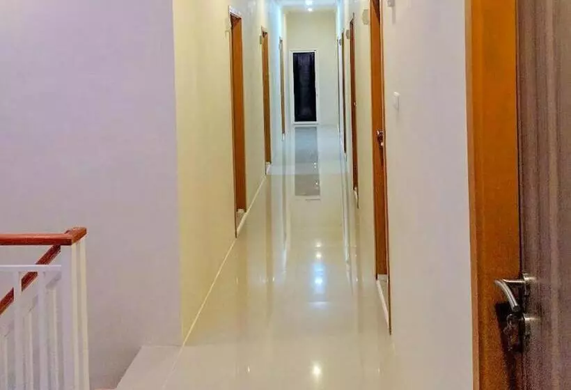 Hotelli Reddoorz Syariah At Karema Area Mamuju