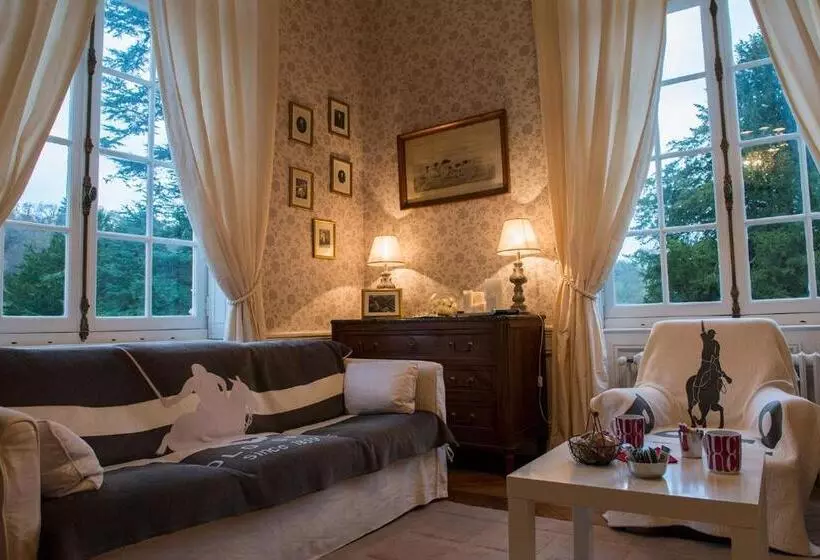 Le Manoir De Bénédicte B&b