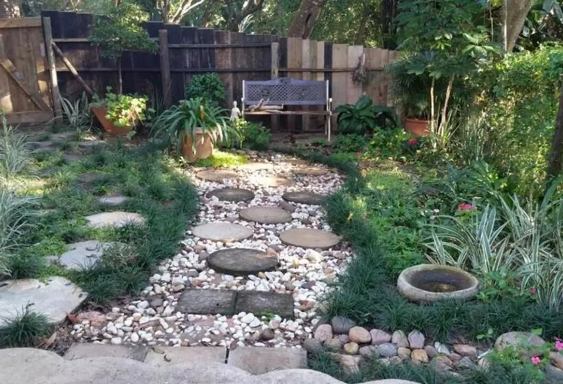 Majatalo Dollies Place