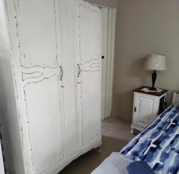 بنسيون Dollies Place