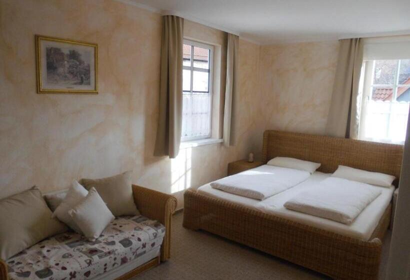 פנסיון Ferienwohnung Wacker, Apartments Und Zimmer