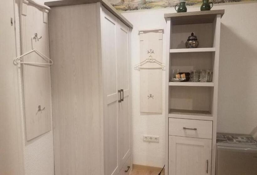 פנסיון Ferienwohnung Wacker, Apartments Und Zimmer