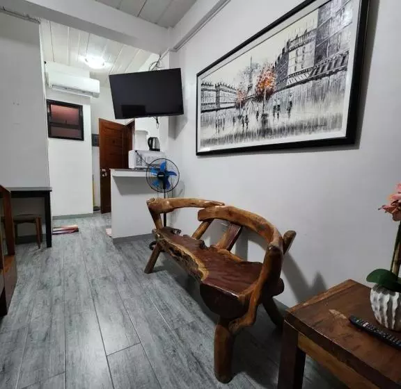 Retkeilymaja Ashburn S Transient Bauang La Union   Barkada, Limited Parking, Self Check In, Self Service