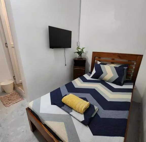 Retkeilymaja Ashburn S Transient Bauang La Union   Barkada, Limited Parking, Self Check In, Self Service