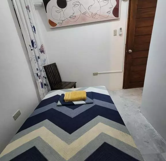 Retkeilymaja Ashburn S Transient Bauang La Union   Barkada, Limited Parking, Self Check In, Self Service