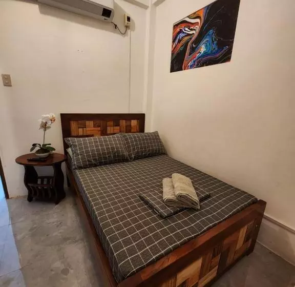 Retkeilymaja Ashburn S Transient Bauang La Union   Barkada, Limited Parking, Self Check In, Self Service