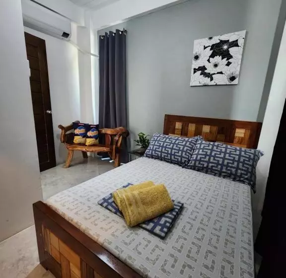 Retkeilymaja Ashburn S Transient Bauang La Union   Barkada, Limited Parking, Self Check In, Self Service