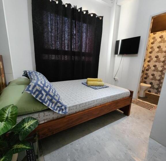 Herberge Ashburn S Transient Bauang La Union   Barkada, Limited Parking, Self Check In, Self Service