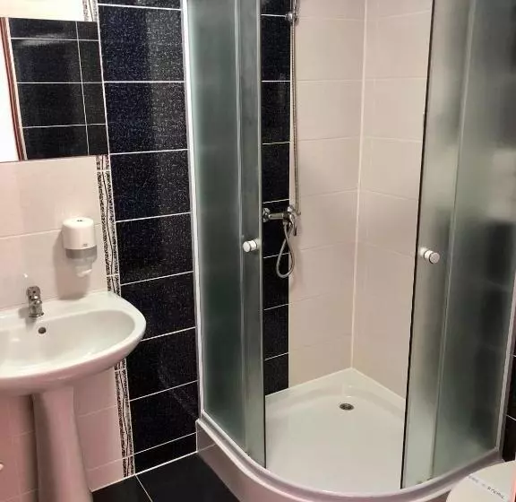 Aamiaismajoitus (B&B) Aranykakas étterem és Panzió