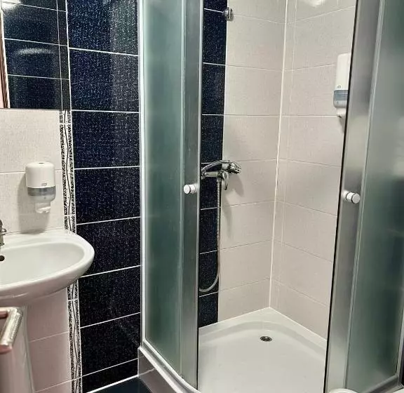 Aamiaismajoitus (B&B) Aranykakas étterem és Panzió