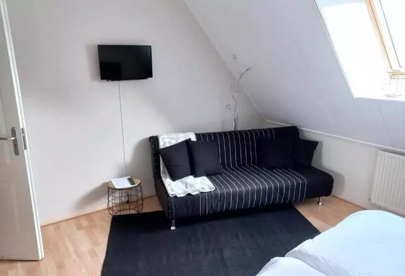 Bed and Breakfast Bron Van Rust