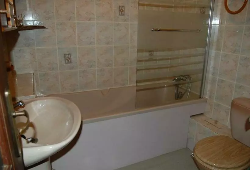 ベッドアンドブレックファースト Chambre D Hôte Chez L Habitant
