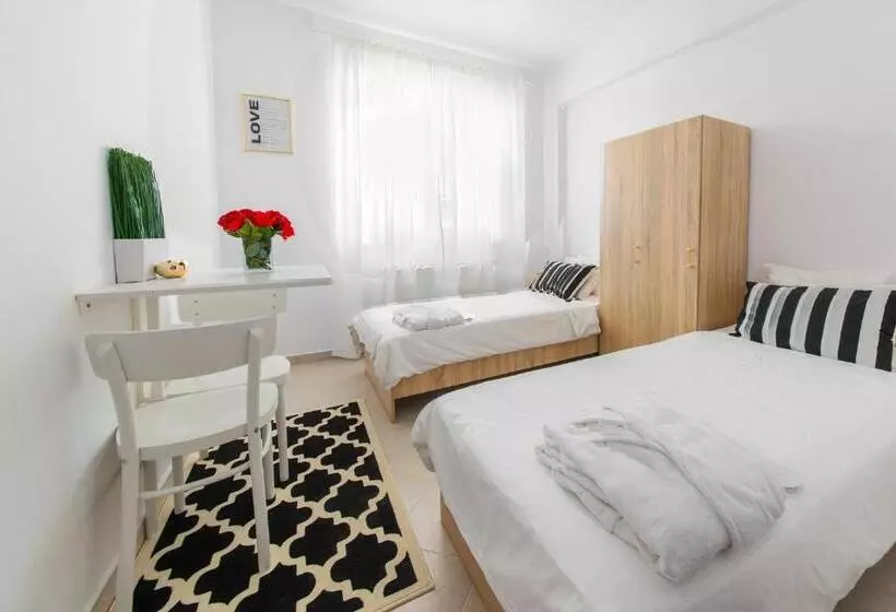 Aamiaismajoitus (B&B) Youness Wellness Clinic & Retreats