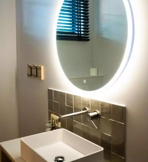 Cire Bed And Breakfast