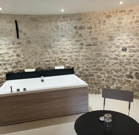 فندق Ferme De Mesangeon