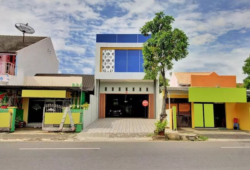 Hotelli Oyo 90767 Gm Guest House