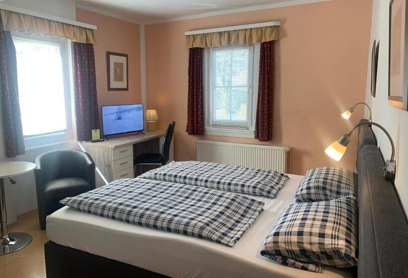 בית מלון כפרי Zum Weißen Ross