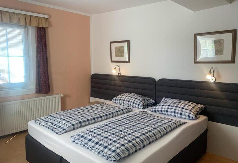 בית מלון כפרי Zum Weißen Ross