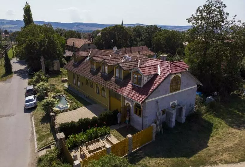 Majatalo Penzion U Maléřa