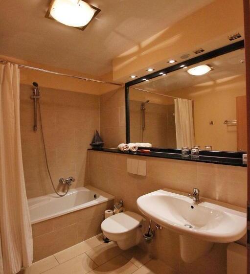 Pension  Zu Den Linden Trin