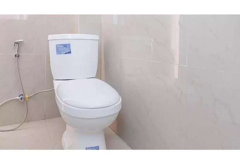 Hotelli Artayya Puri 3 Syariah Near Terminal Caruban Mitra Reddoorz