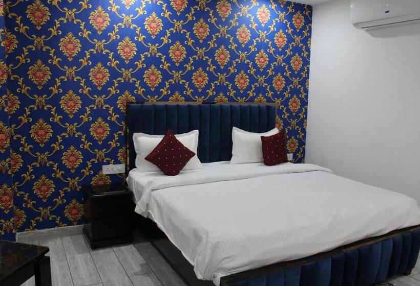 Hotel Red Apple Near Railway Station Chandigarh