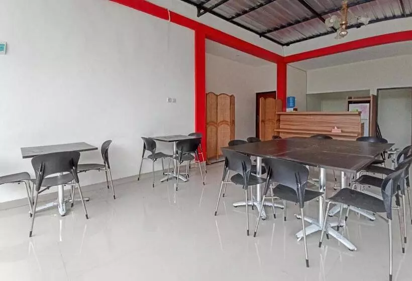 Hotelli Reddoorz Syariah Near Sentani City Square