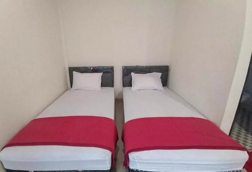 Hotelli Reddoorz Syariah Near Sentani City Square