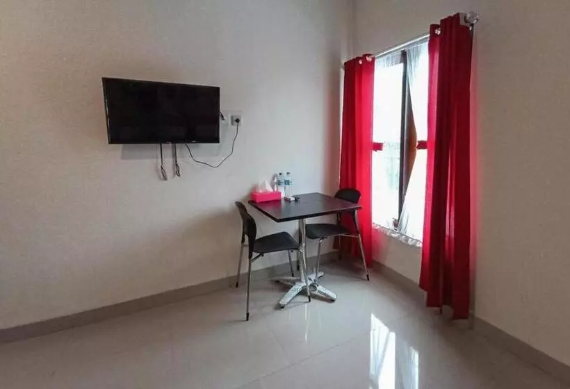 Hotelli Reddoorz Syariah Near Sentani City Square