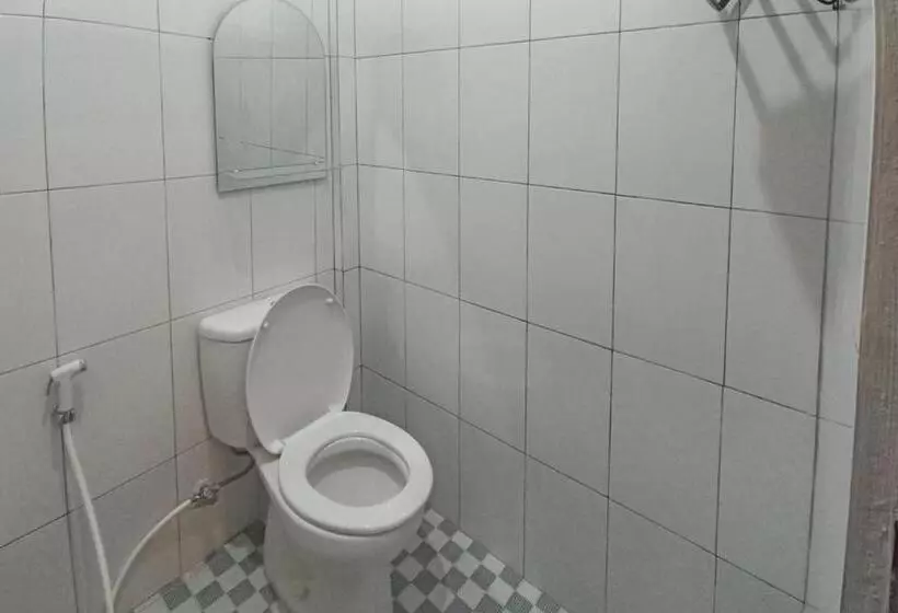 Hotelli Reddoorz Syariah Near Sentani City Square