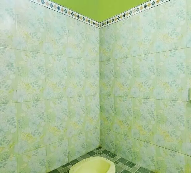 Hotelli Spot On 91154 Desa Wisata Wayang Manyaran Wonogiri