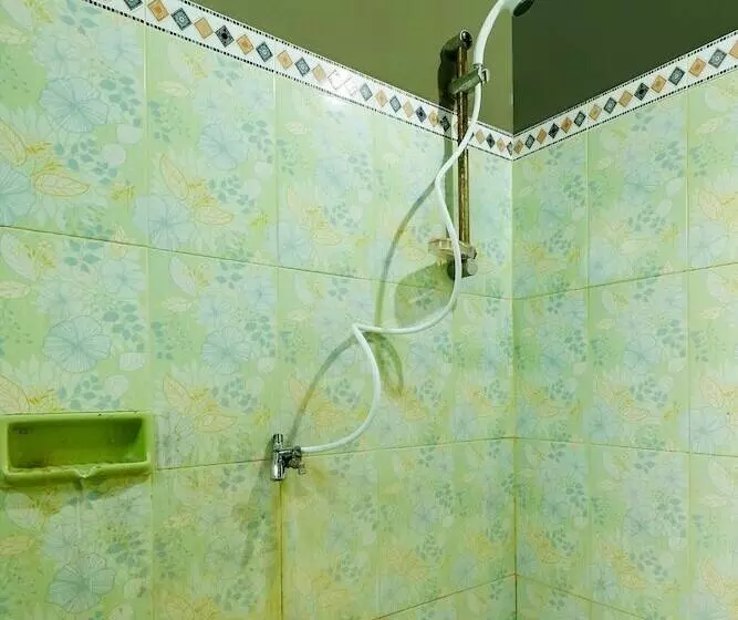 Hotelli Spot On 91154 Desa Wisata Wayang Manyaran Wonogiri