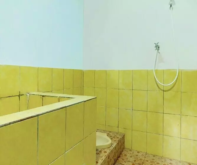 Hotelli Spot On 91154 Desa Wisata Wayang Manyaran Wonogiri