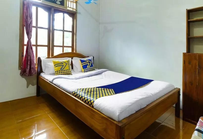 Hotelli Spot On 91154 Desa Wisata Wayang Manyaran Wonogiri